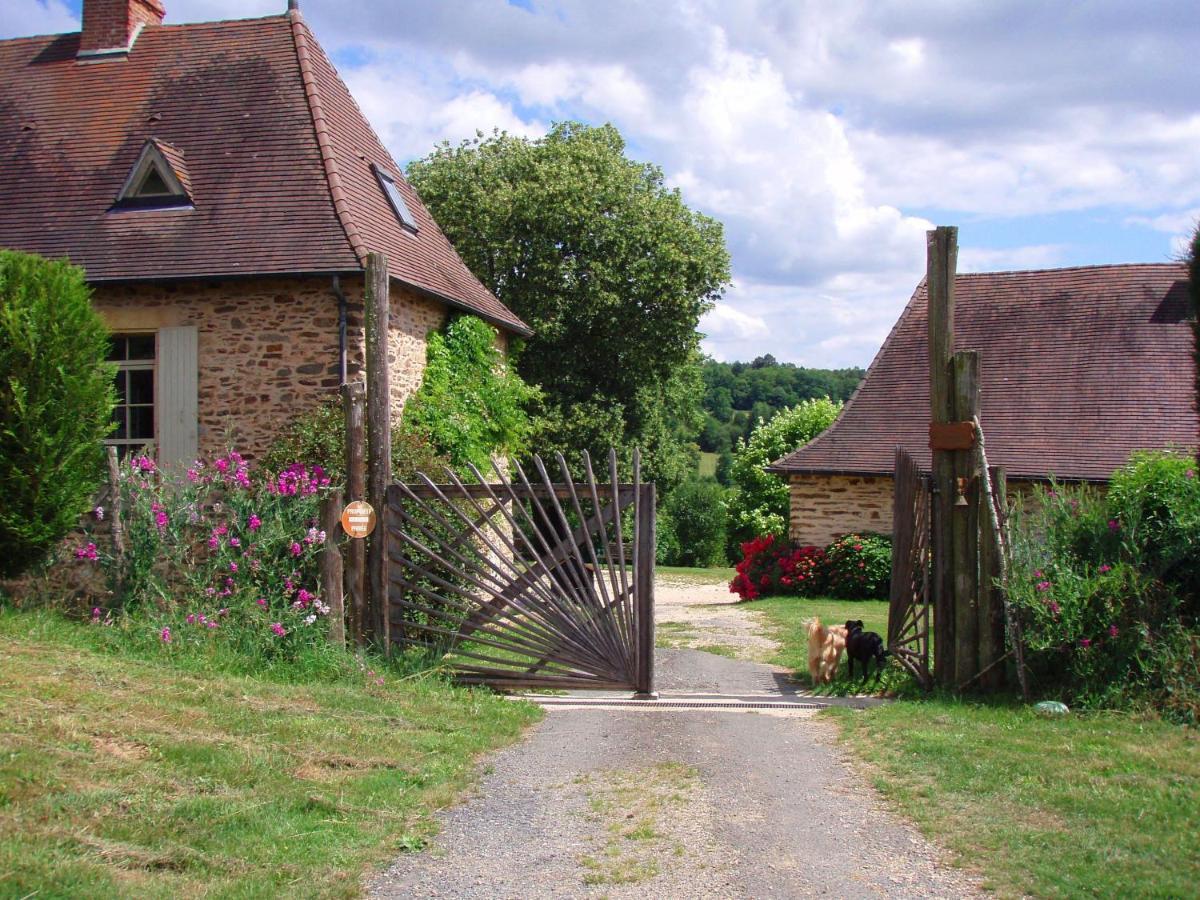 Bed and Breakfast La Ferme de Sapharey à Sarrazac  Extérieur photo